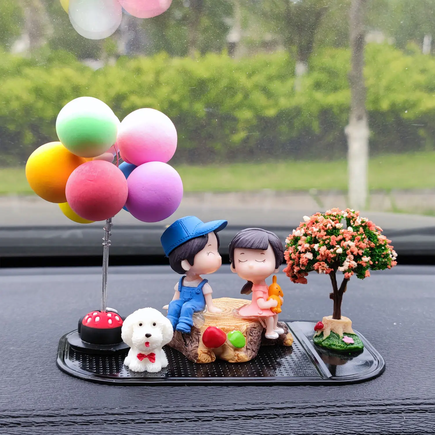 Cute Cartoon Couple Car Decoration Romantic Figurines Dashboard Accessory