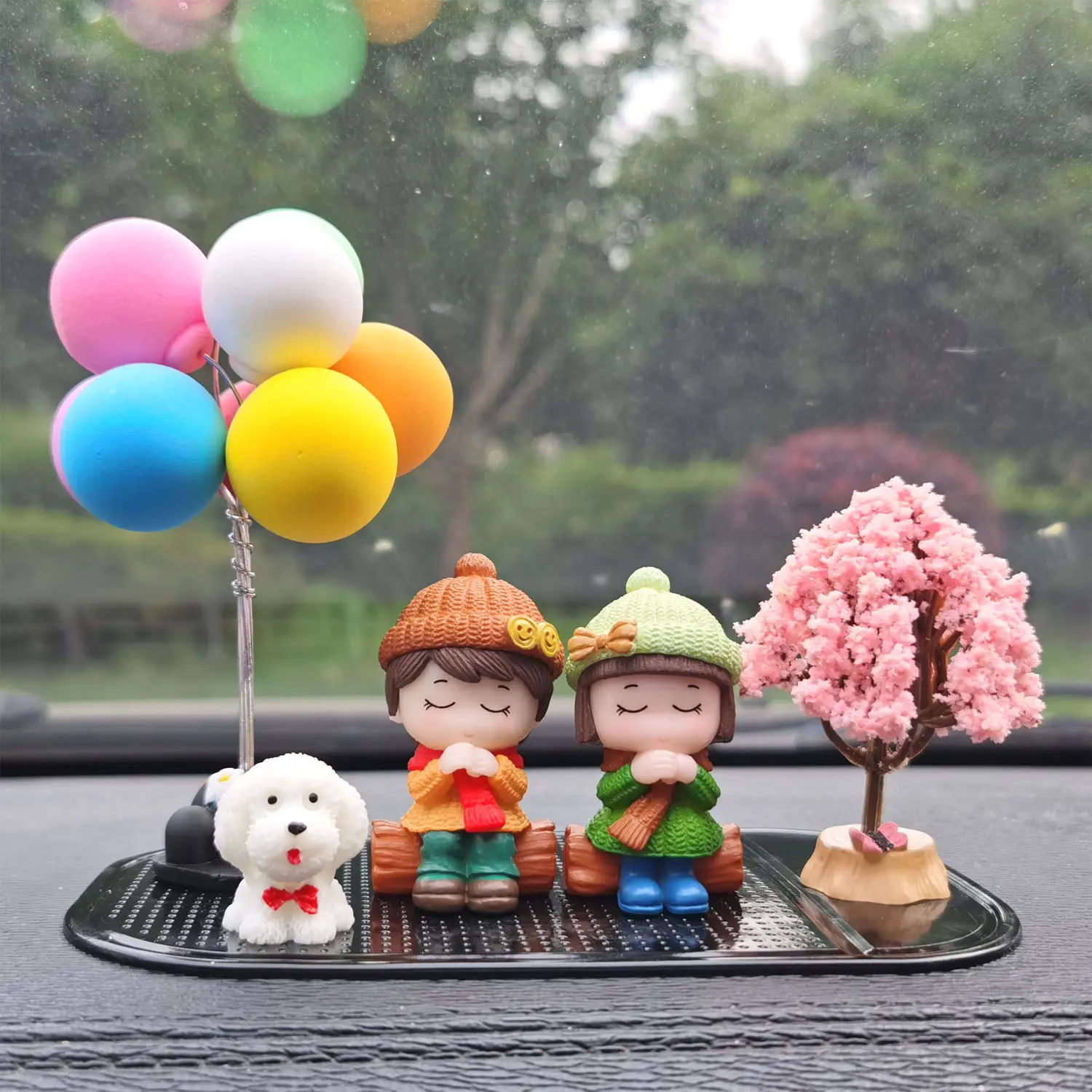 Cute Cartoon Couple Car Decoration Romantic Figurines Dashboard Accessory