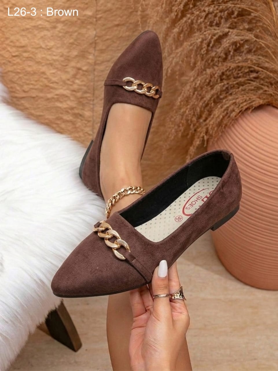 Women's Pointed-Toe Flat Shoes with Chain Accent