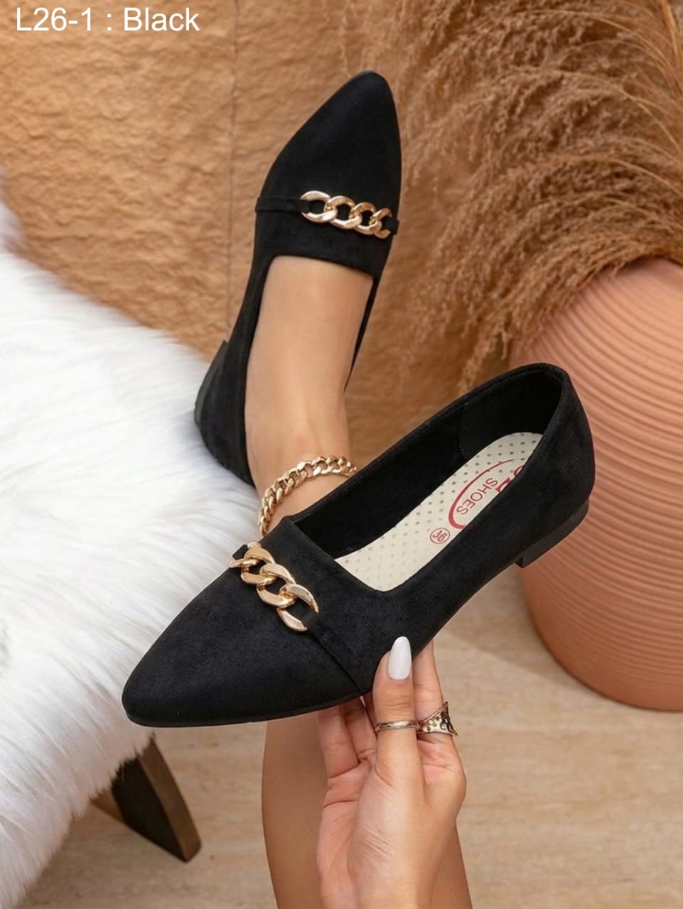Women's Pointed-Toe Flat Shoes with Chain Accent